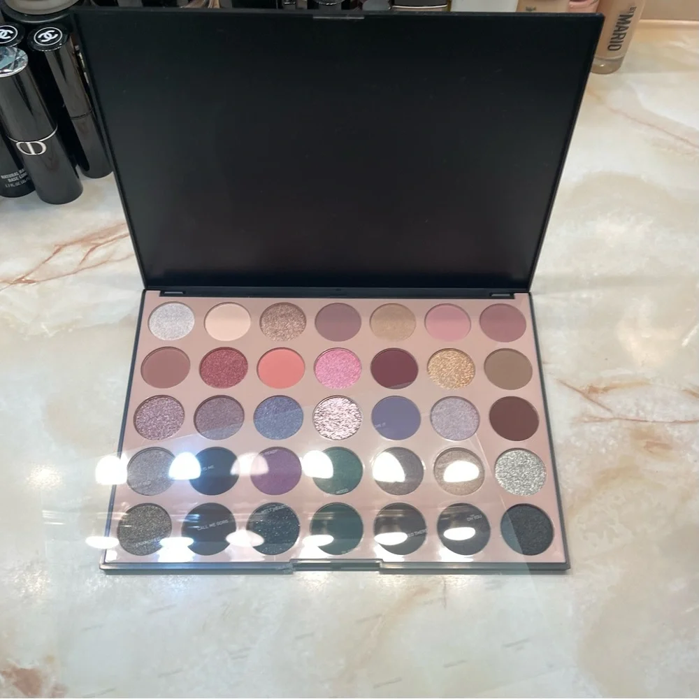 Morphe ~ ‘35C EVERYDAY CHIC’ ~ Eyeshadow Artistry Palette ~ VAULTED, RARE & HTF